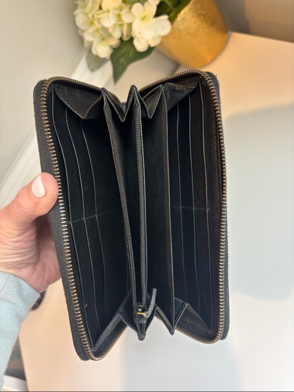 Gucci GG Marmont Pearly Apollo Zip Around Wallet - Picture 6 of 12